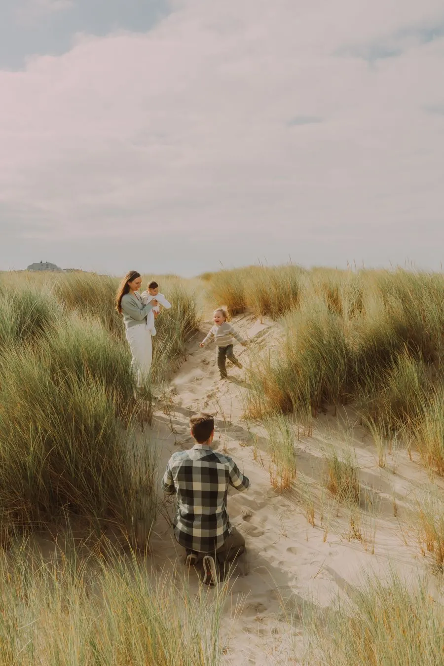 In de duinen Candid